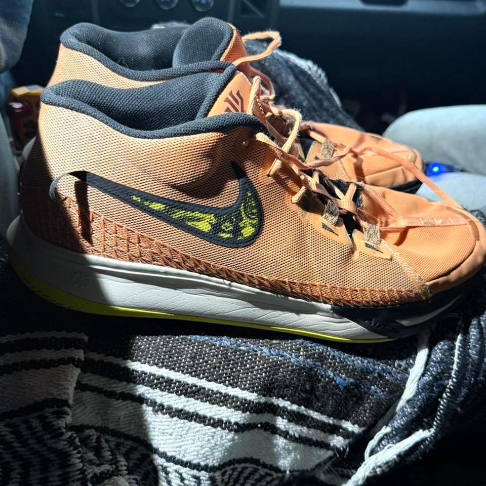 Kyrie Flytrap 6 Size 17 2