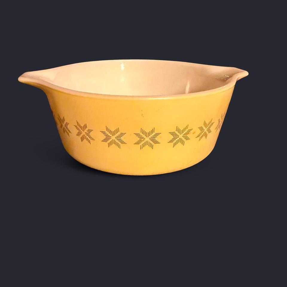 Vintage Pyrex Casserole Dish In 2