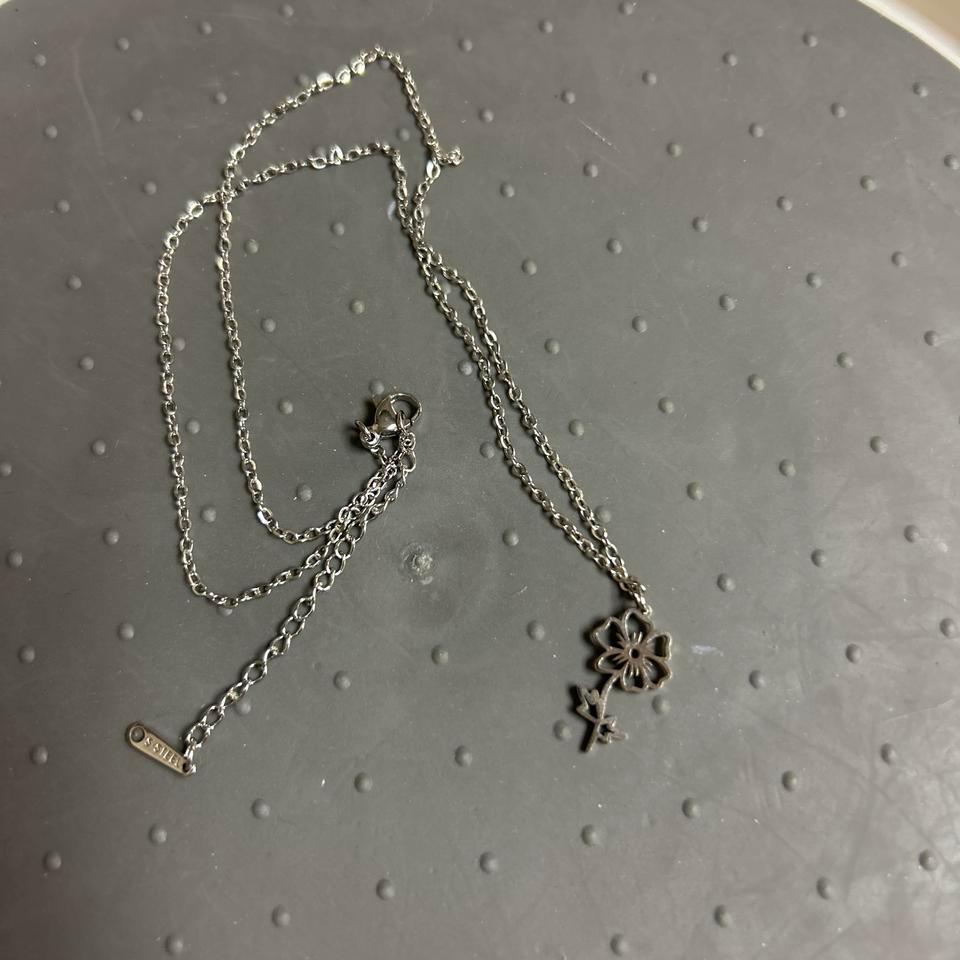 Stainless Steel Flower Necklace With A1c4