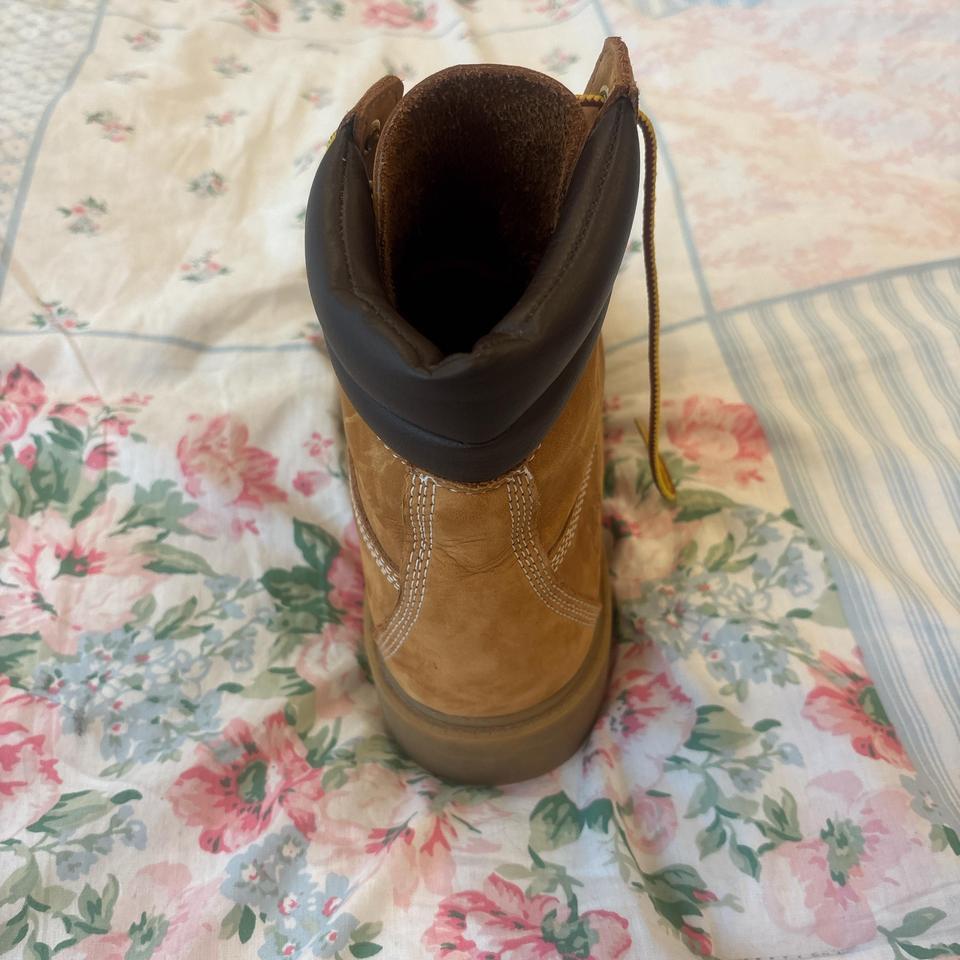Pair Of Tan Timberland Boots B5c7 2