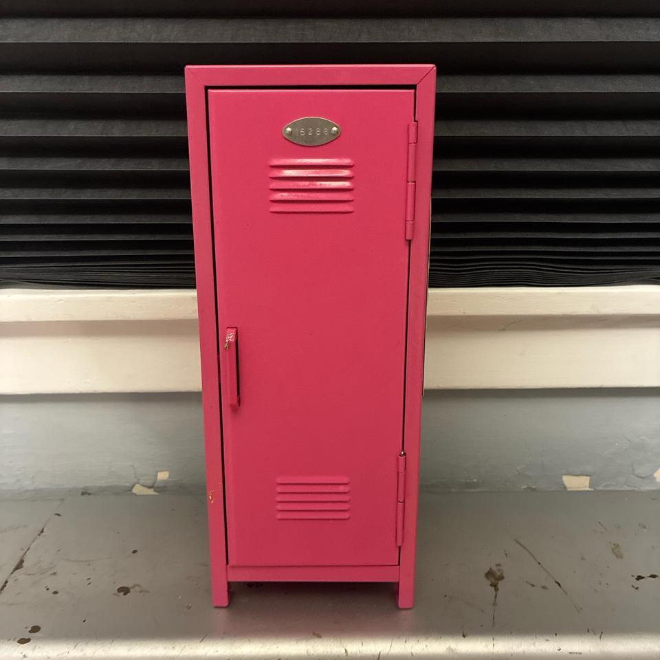 Pink Metal Locker Retro Styley2k C539