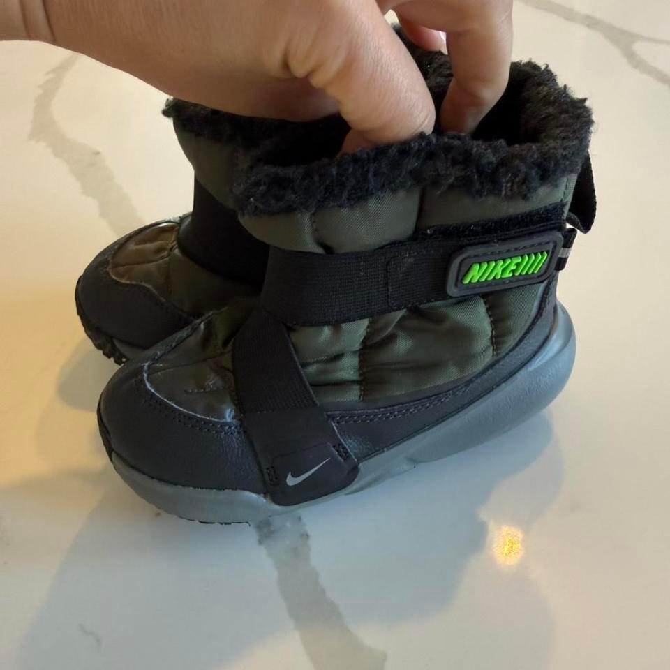 Nike Black Winter Boots Size 62ab 6