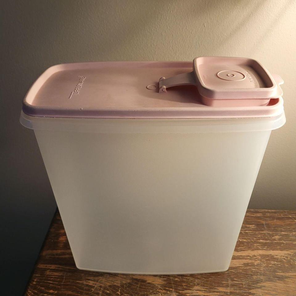 Tupperware Vintage Plastic Cereal Storage 54b2
