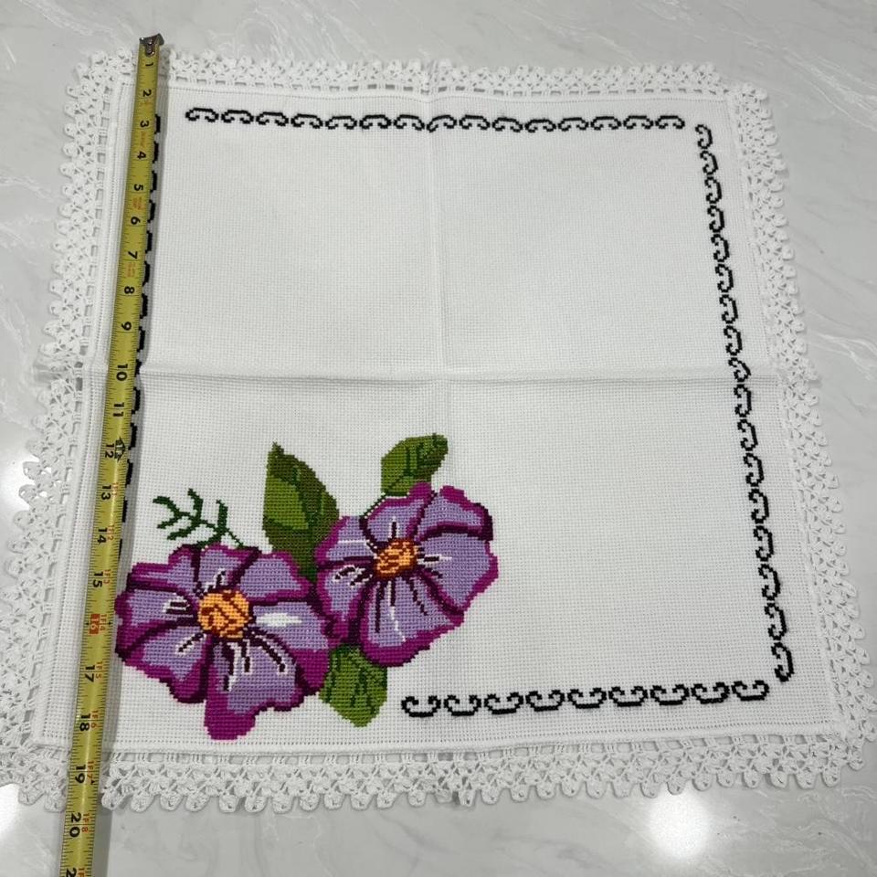 Hand Made Green And White 058e 2
