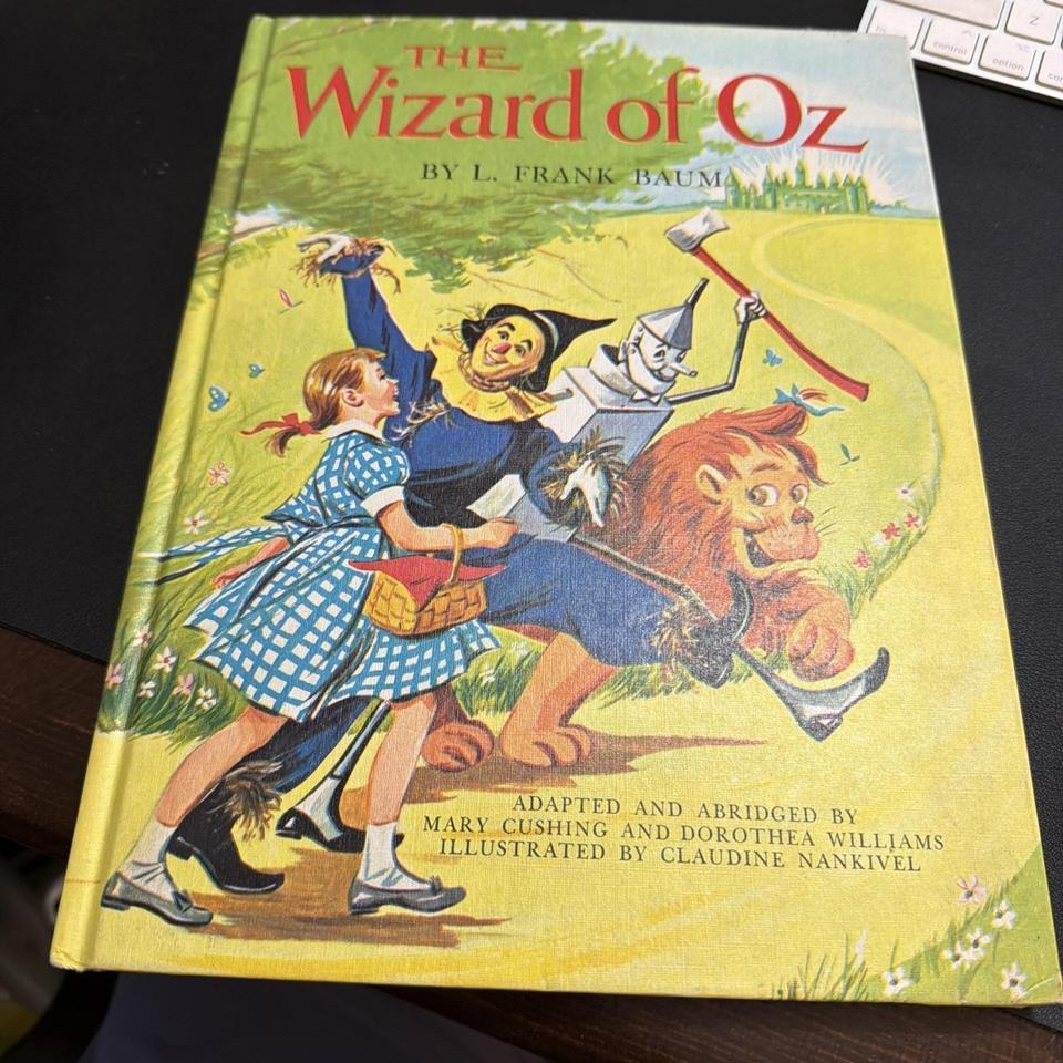Vintage 1962 Hardcover The Wizard 520a