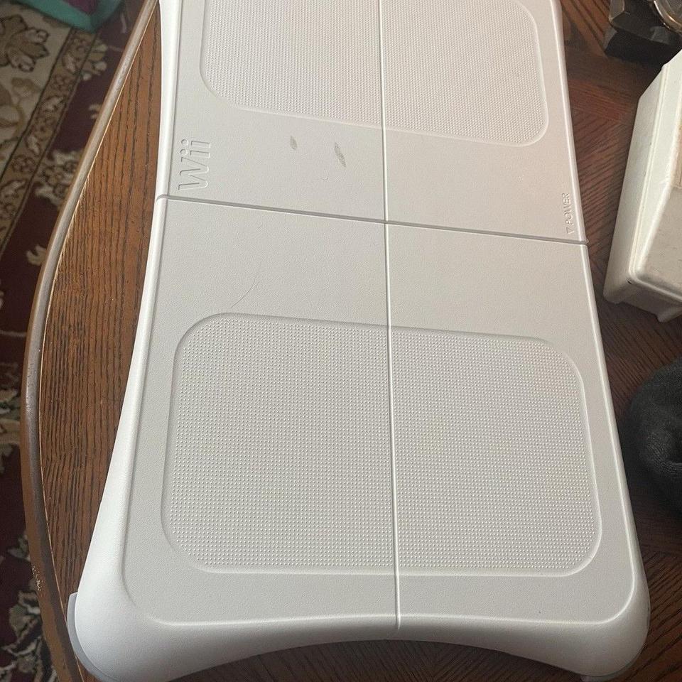 Nintendo Wireless Ergonomic Wii Balance Be83