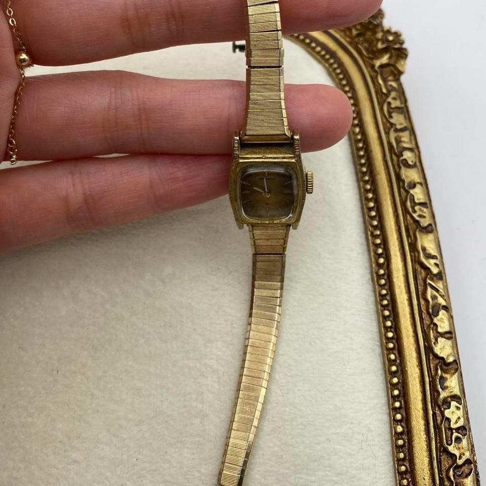 Vintage Dainty Seiko Gold Watch E70a 5