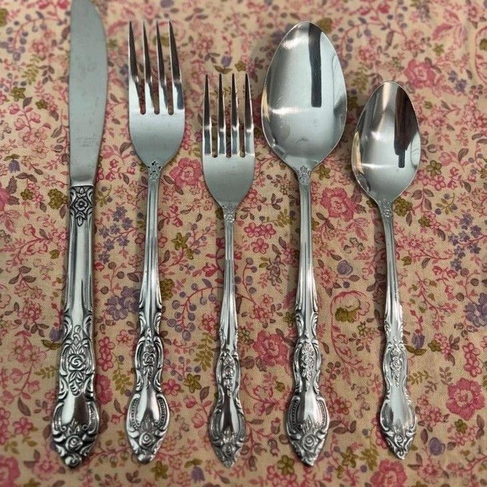 The Lustreware Ornate Rose Stainless B76b