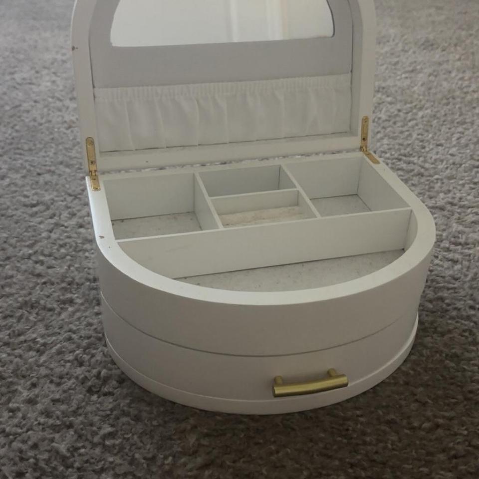 Jewelry Storage Used But In 099d 2
