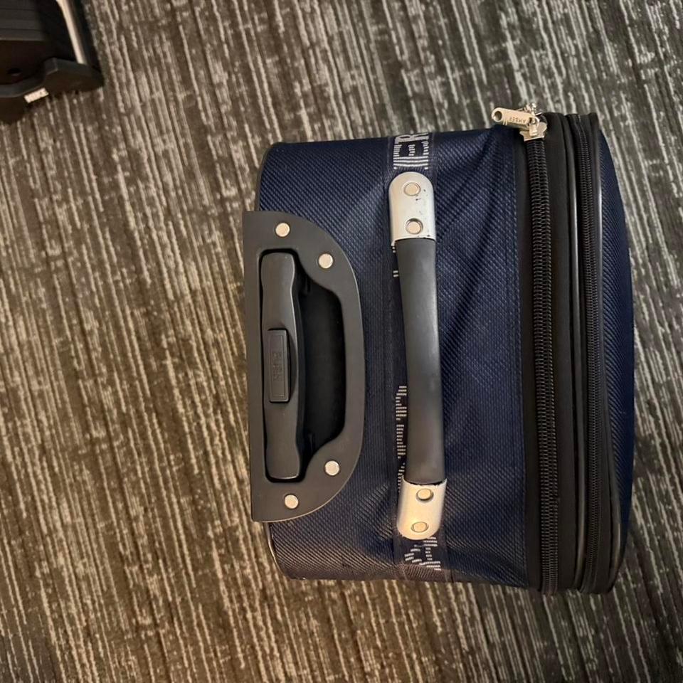 Tumi Navy Blue Suitcase Luggage 3646 4