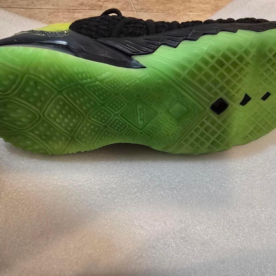 Nike Lebron 18 Size 6ygs 6