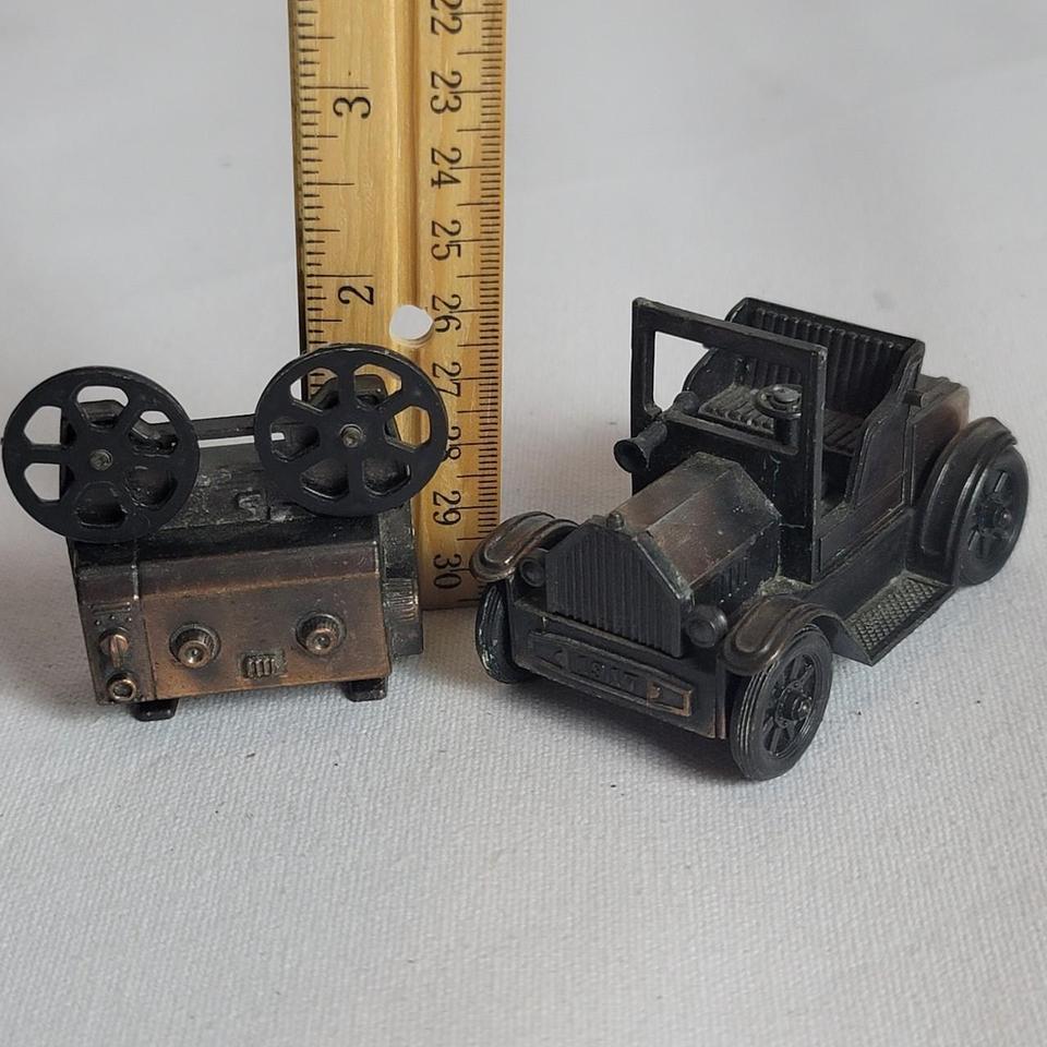 Vintage 1917 Antique Car And 4