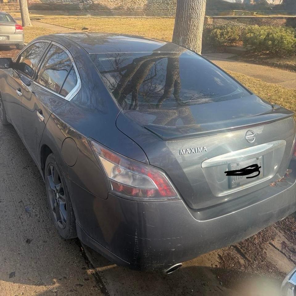 Selling My 2012 Nissan Maxima 976d
