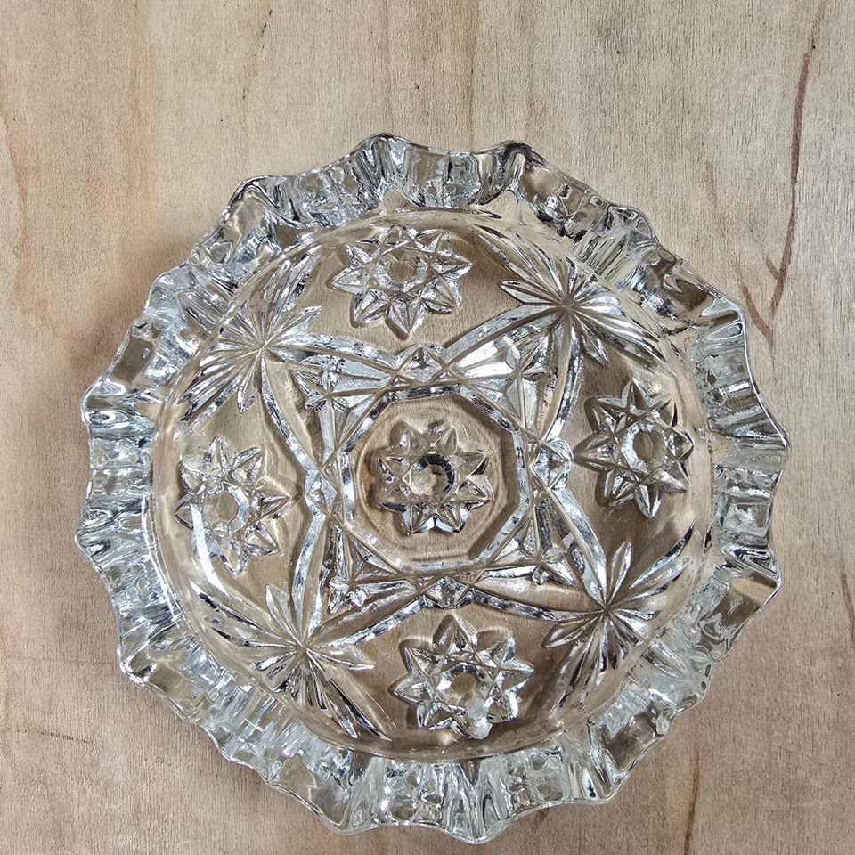 Clear Glass Ashtray With Star 82c0