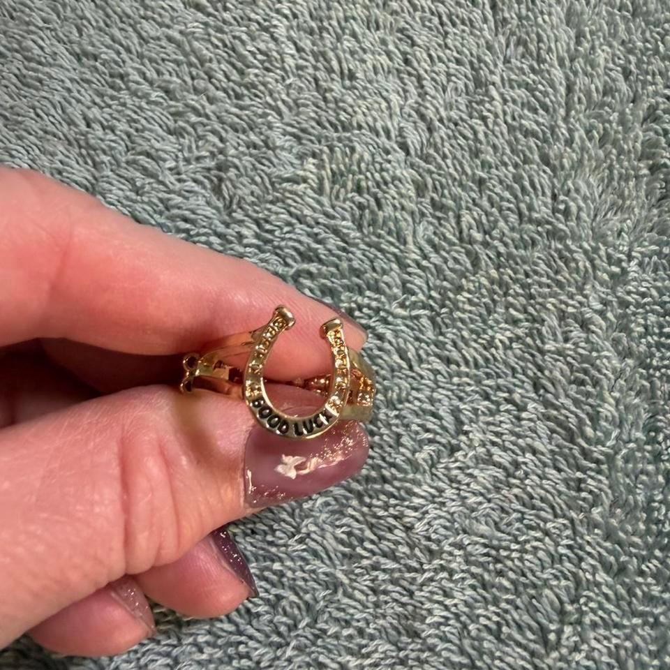 Gold Horseshoe Stretch Ring With Db00 4