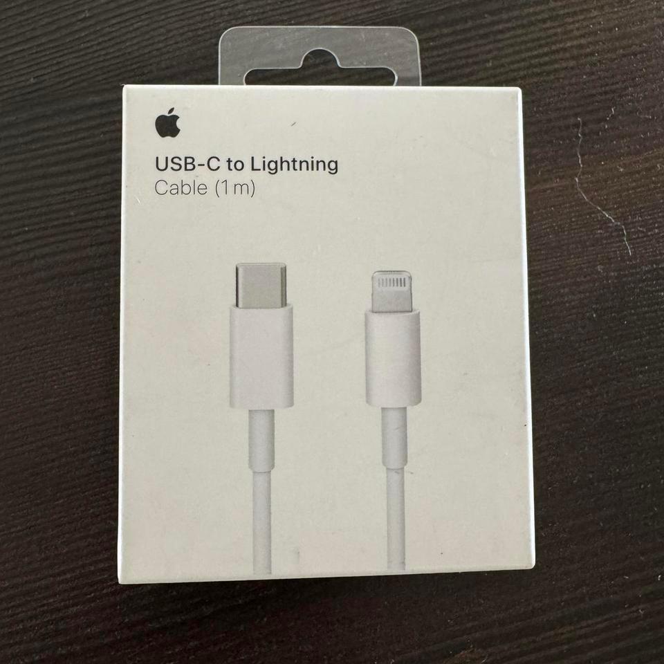 New Apple White Usb C To