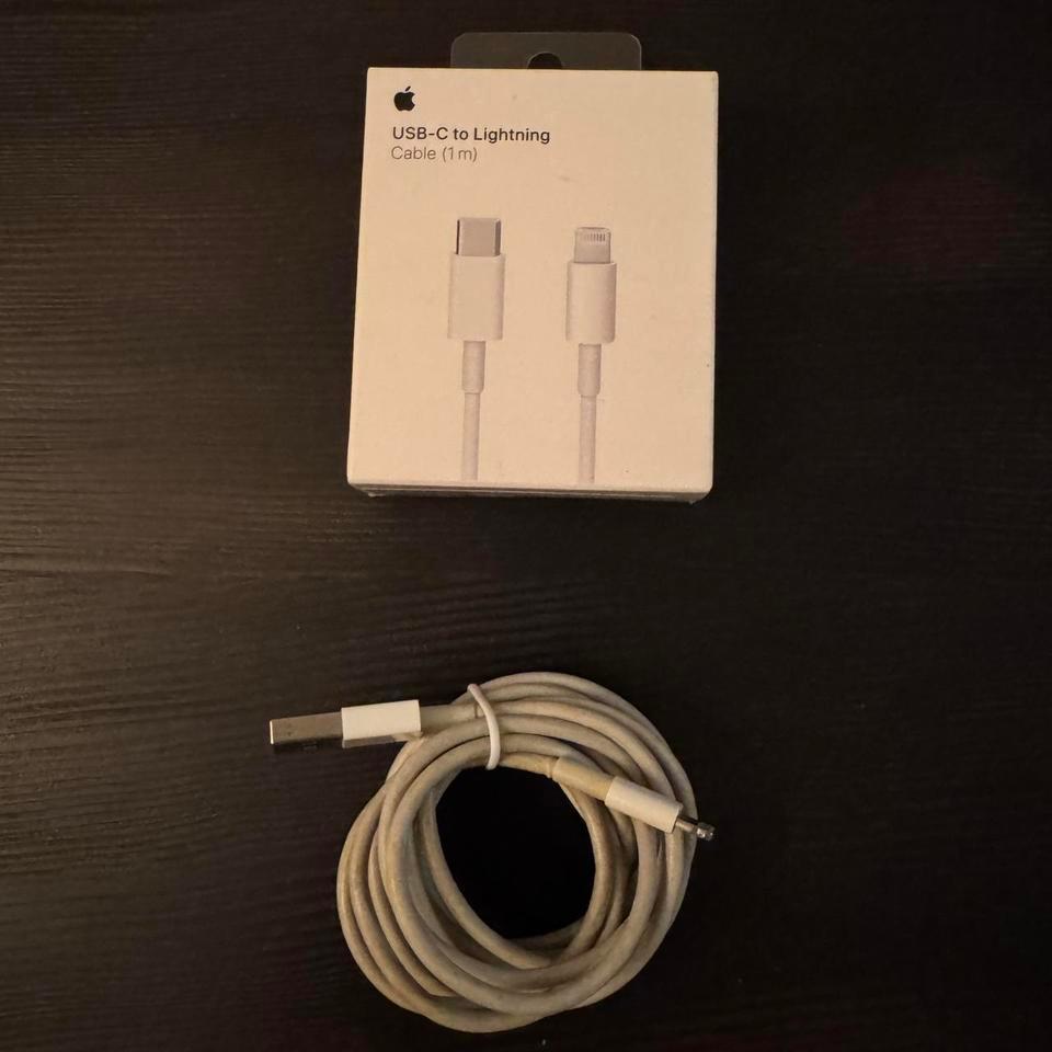 New Apple White Usb C To 2