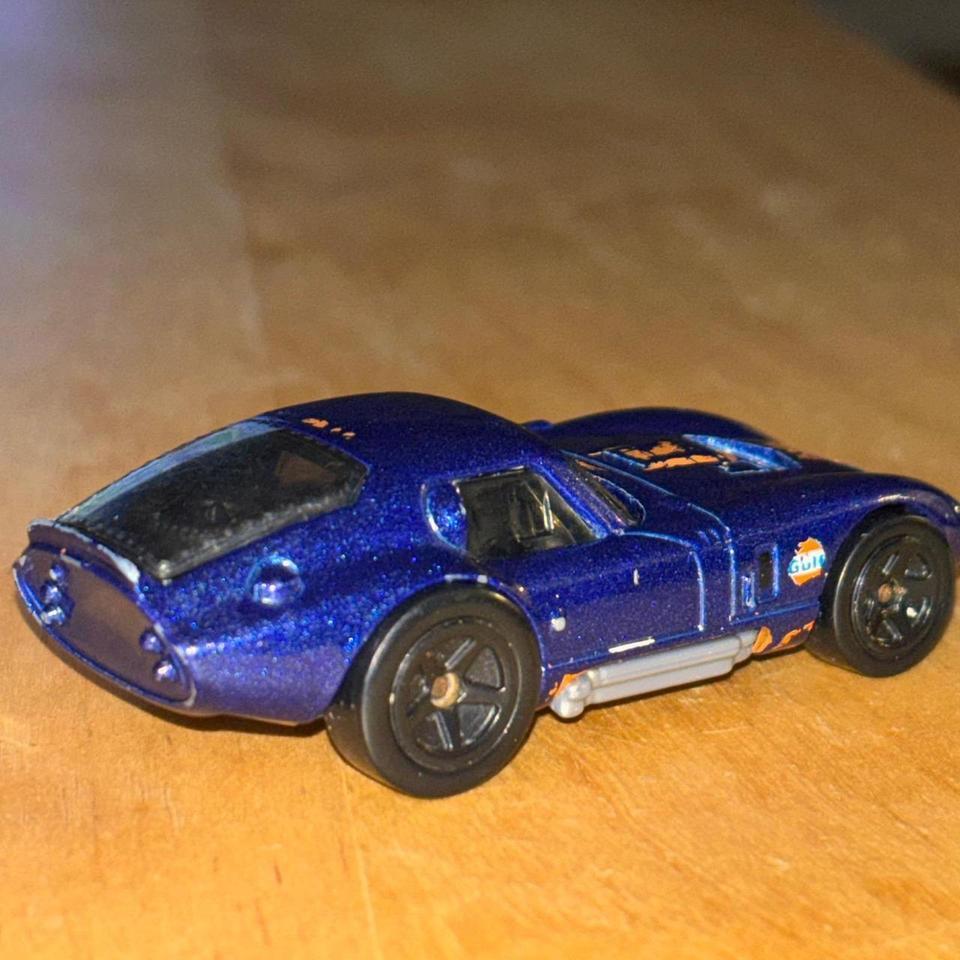 Hot Wheels Shelby Cobra Daytona 318a 4