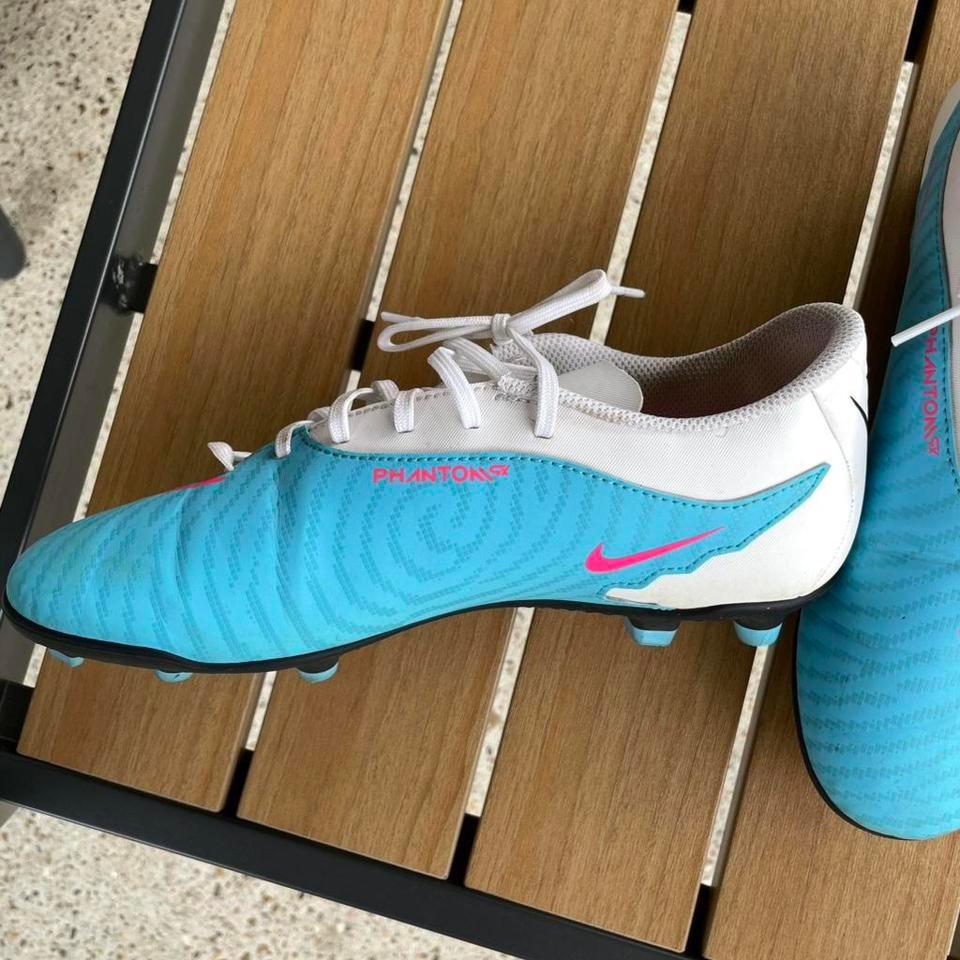 Nike Phantom Womens Soccer Cleats F26f 3