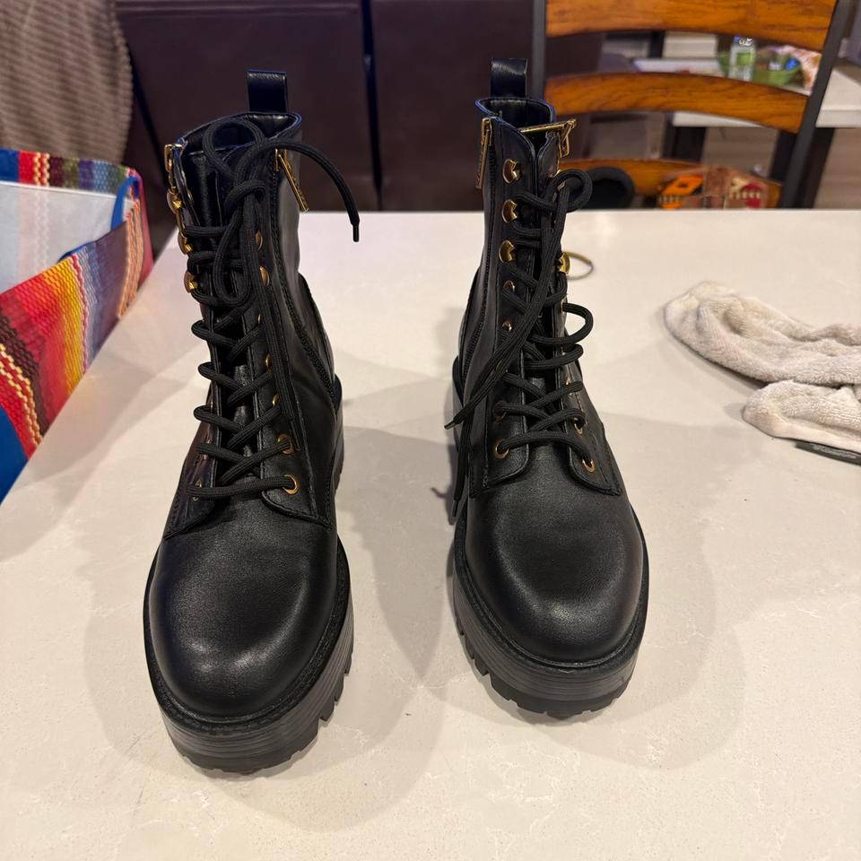 Black Lace Up Boots With 340e