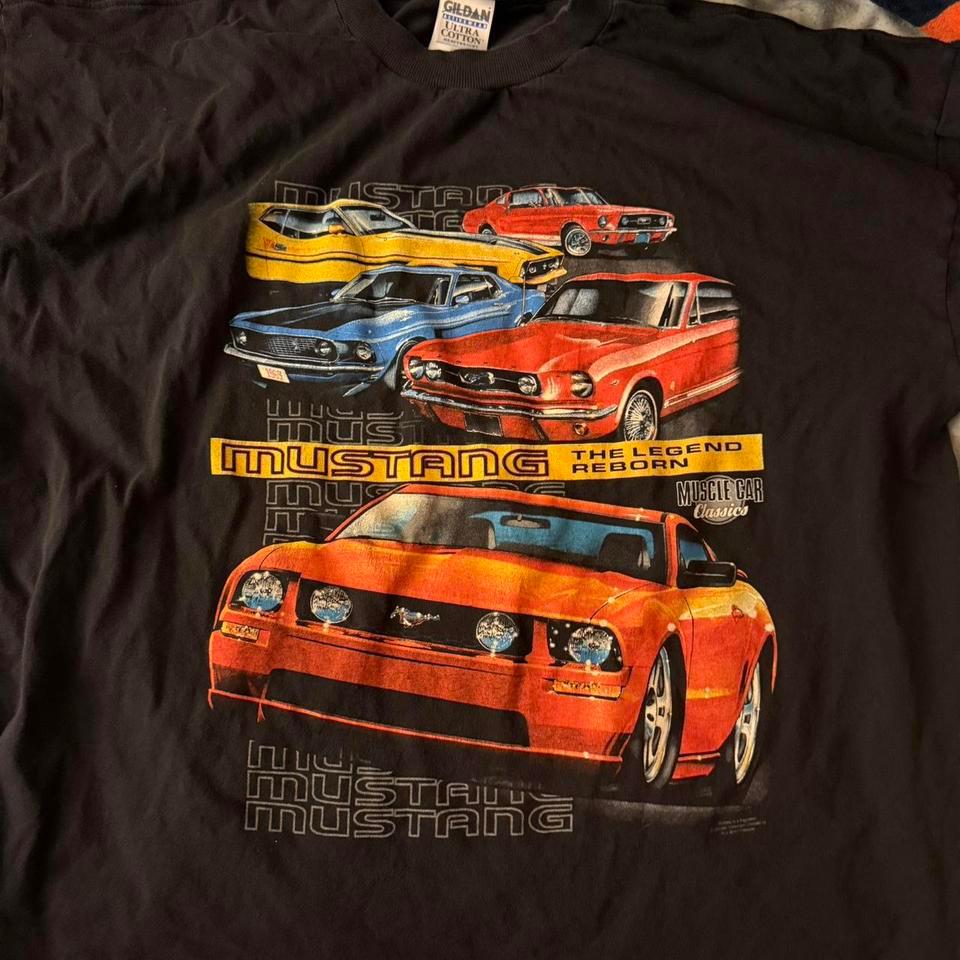 Mustang Graphic Tee In Black