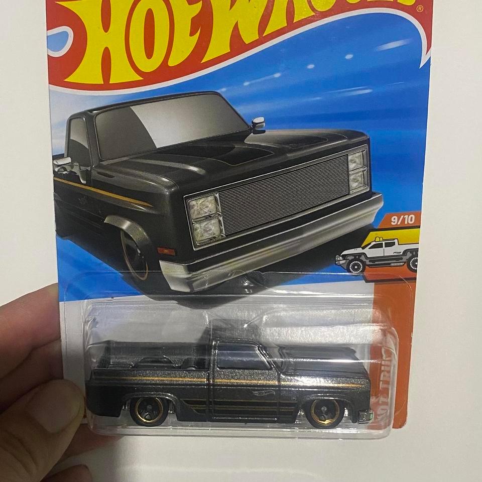 Hot Wheels 83 Chevy Silverado 2