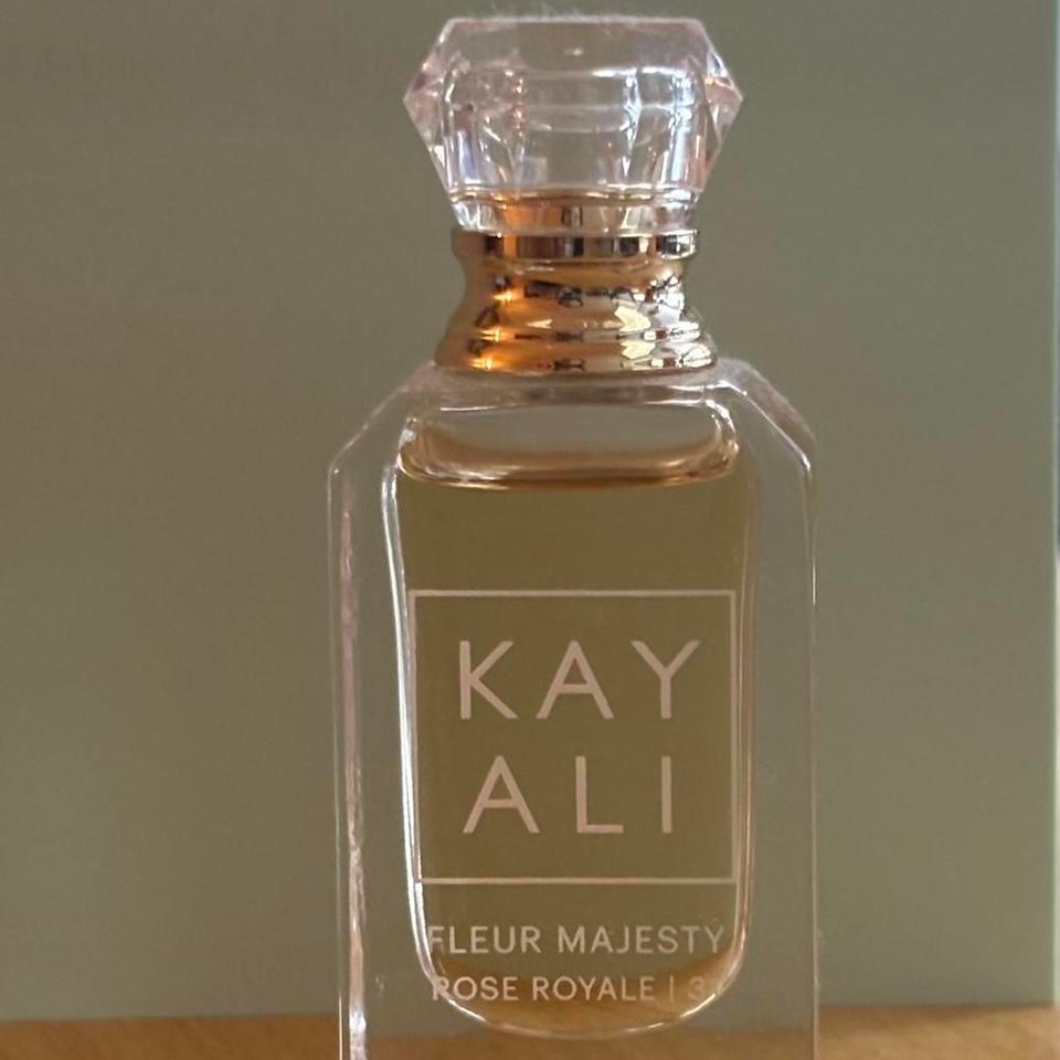 Kay Ali Fleur Majesty Rose 9443