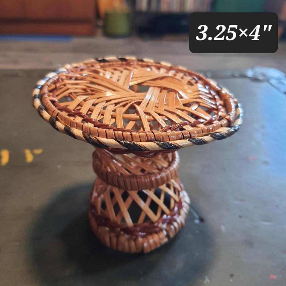 Vintage Fan Back Peacock Wicker 045d 5