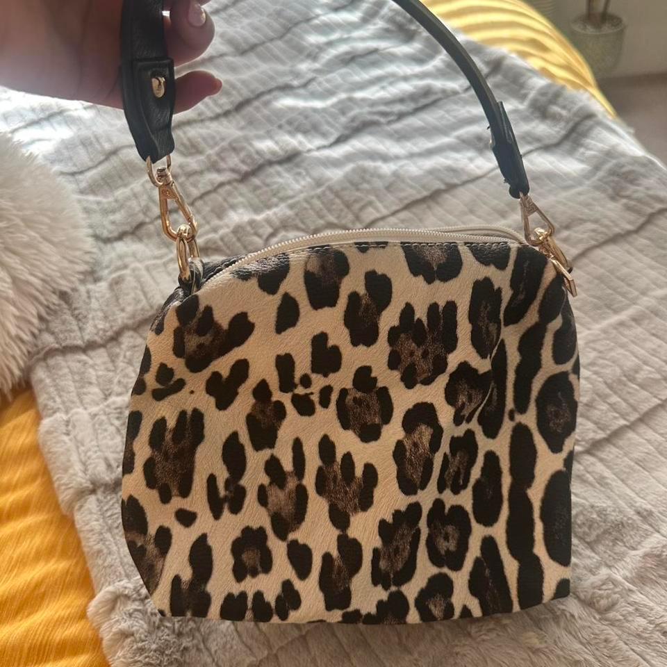 Boutique Leather Leopard Print Small 0456 2