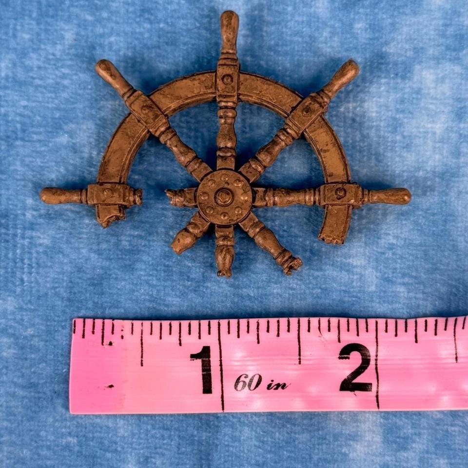 Jaws Ship Wheel Miniature With 3
