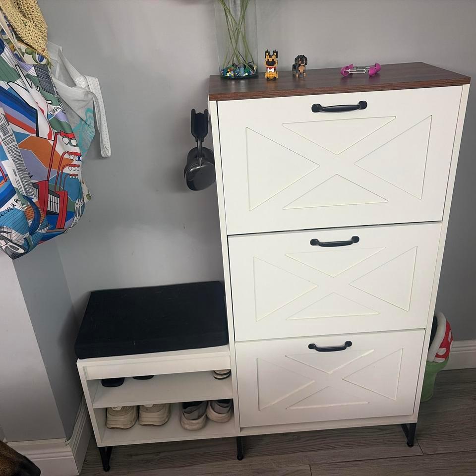White And Brown Shoe Cabinet 831f