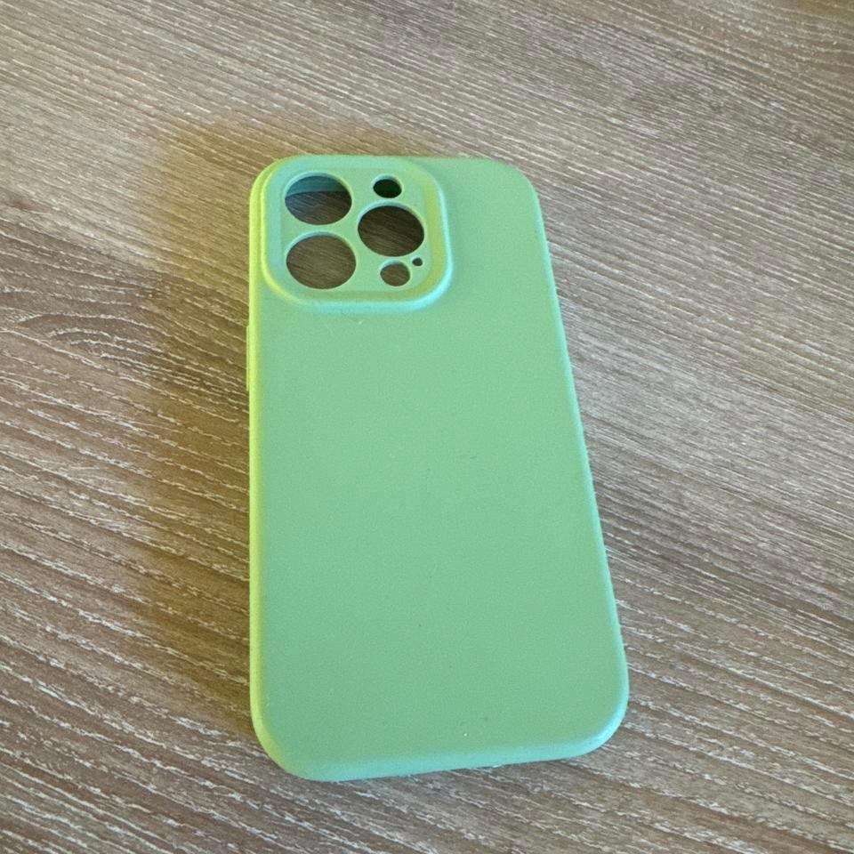 Green Iphone 15 Pro Phone 5909