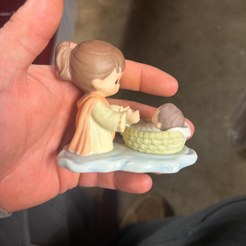 Precious Moments Figurine Baby A092 2