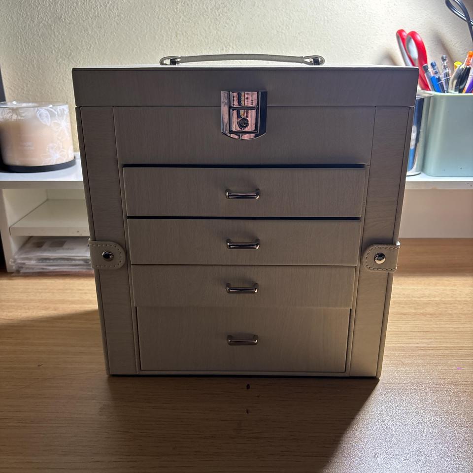 Grey Metal Filing Cabinet With 08c3