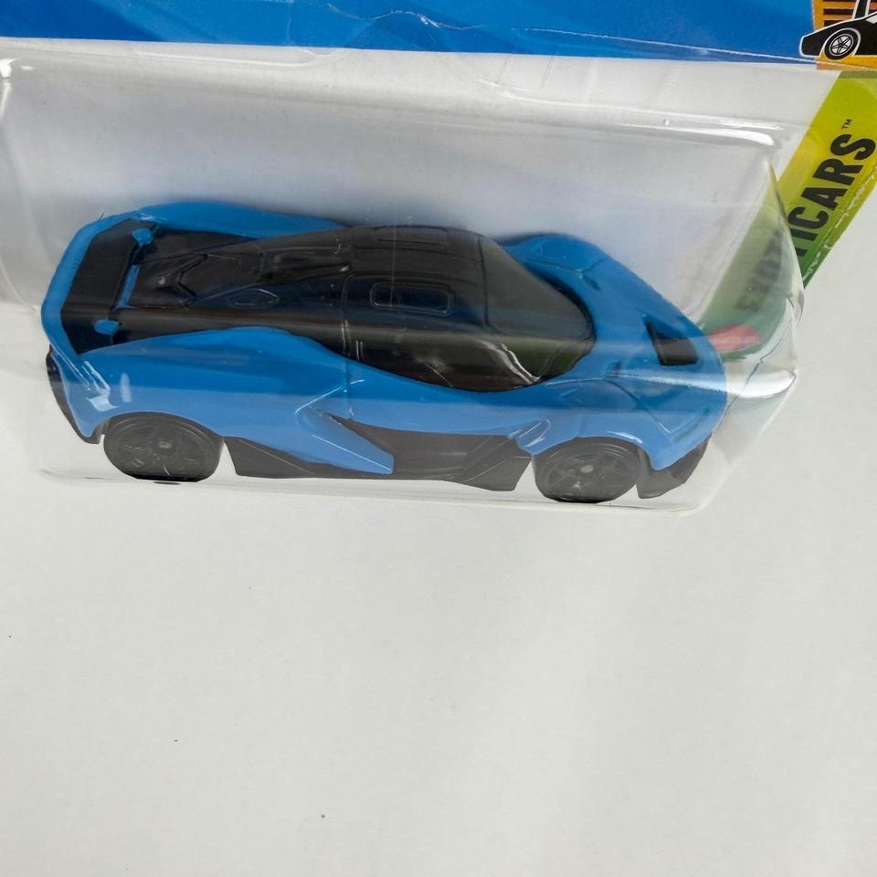 Hot Wheels Mclaren W1 Blue 6461 2