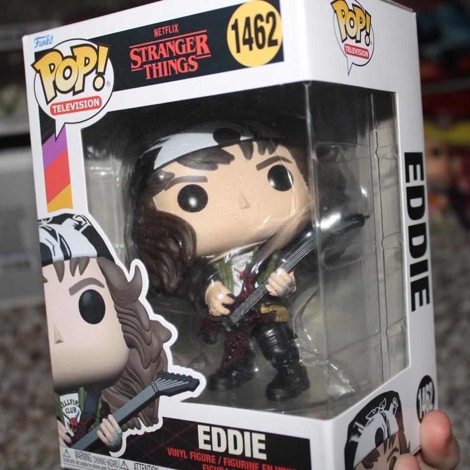 Stranger Things Bundle Includes 1c32 3