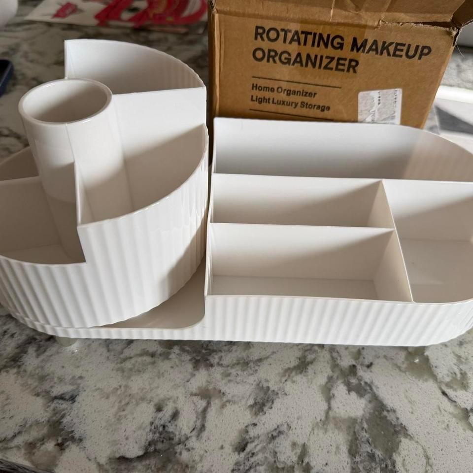 White Makeup Organizer With 3