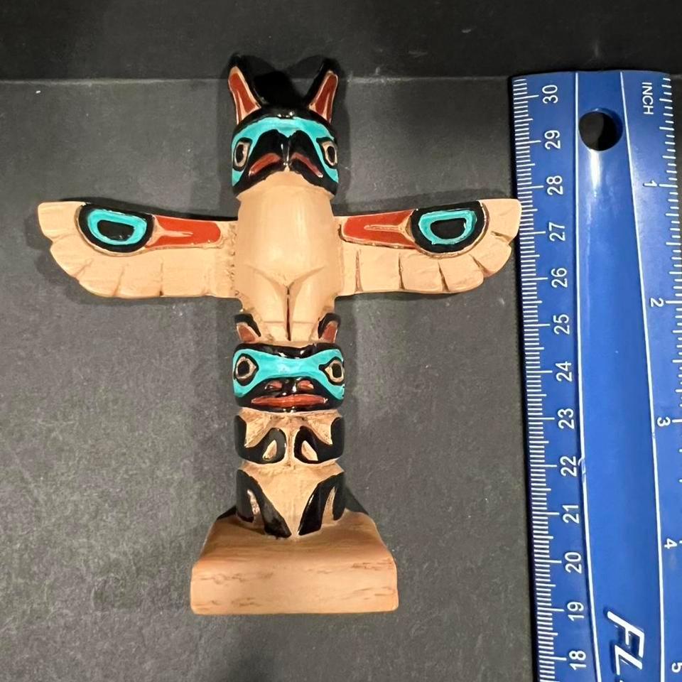 Hand Carved Wooden Totem Pole 555e 2