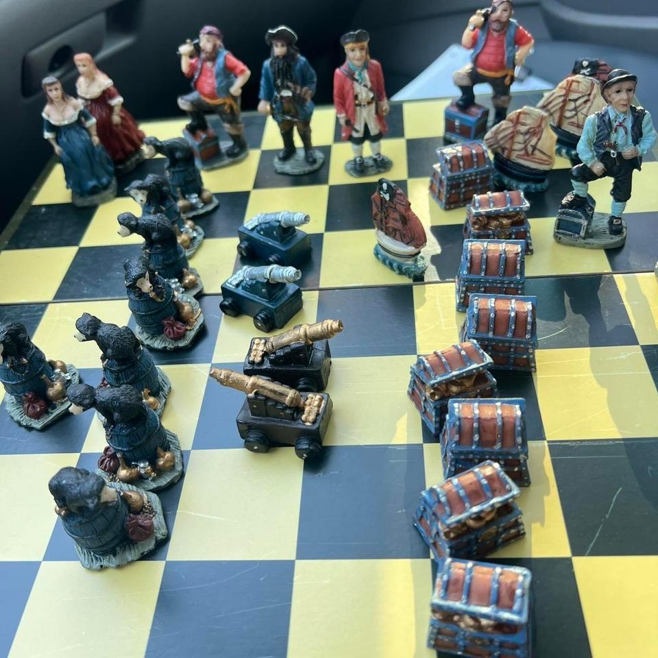 Pirate Chess Set With 32