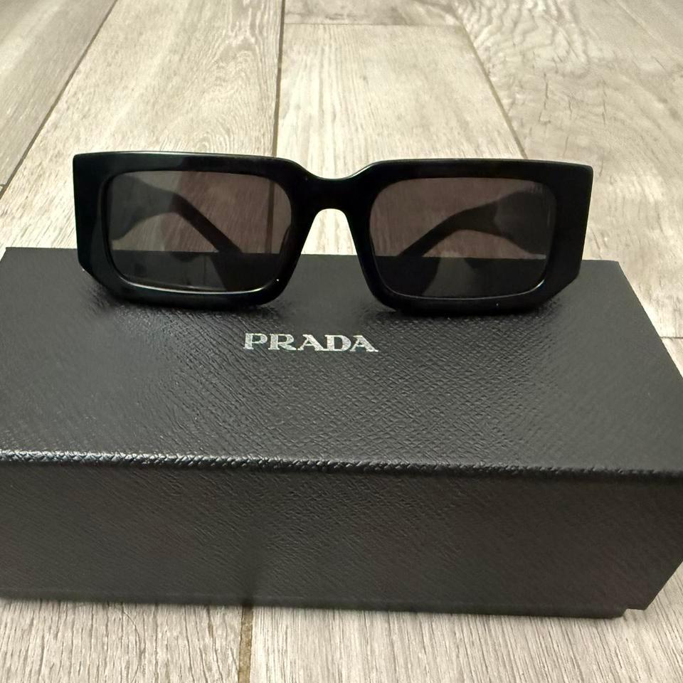 Prada Eyewear Rectangle Frame Sunglasses B7a0