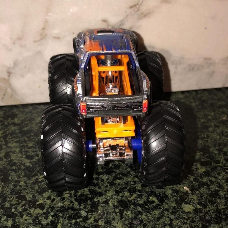 Hot Wheels Raptor Monster Truck 9525 4