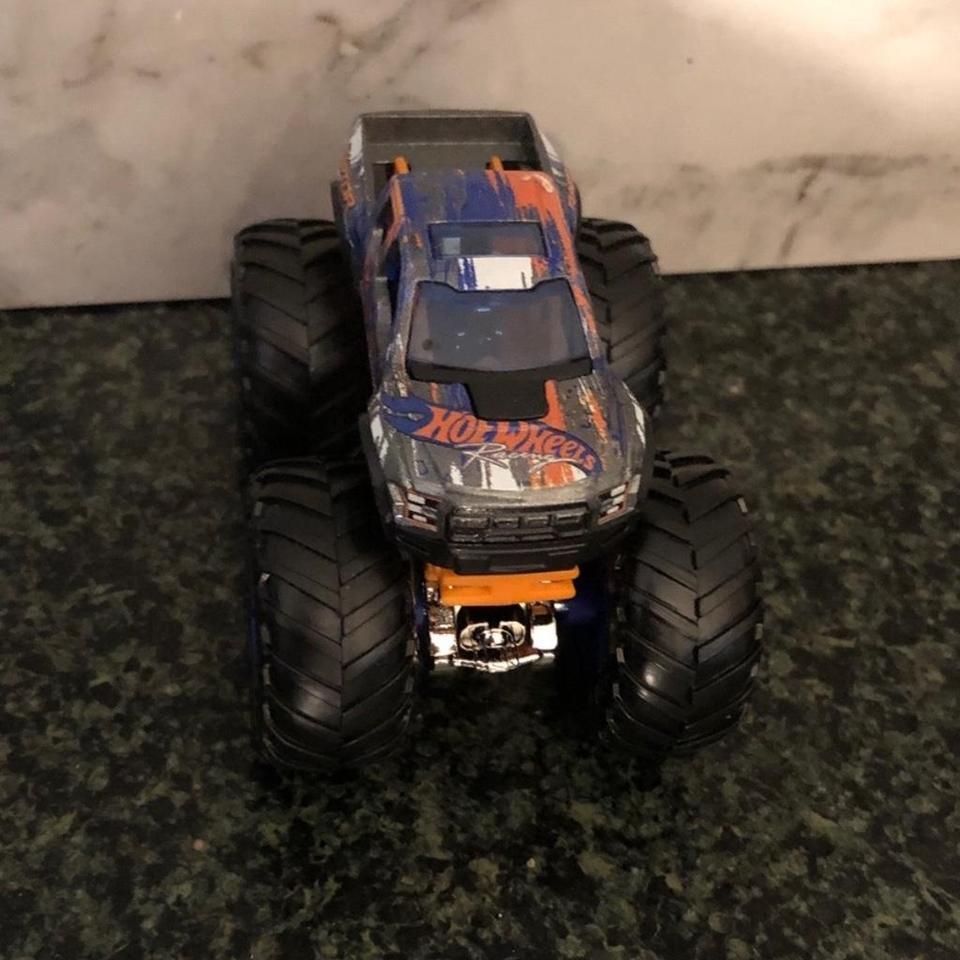 Hot Wheels Raptor Monster Truck 9525