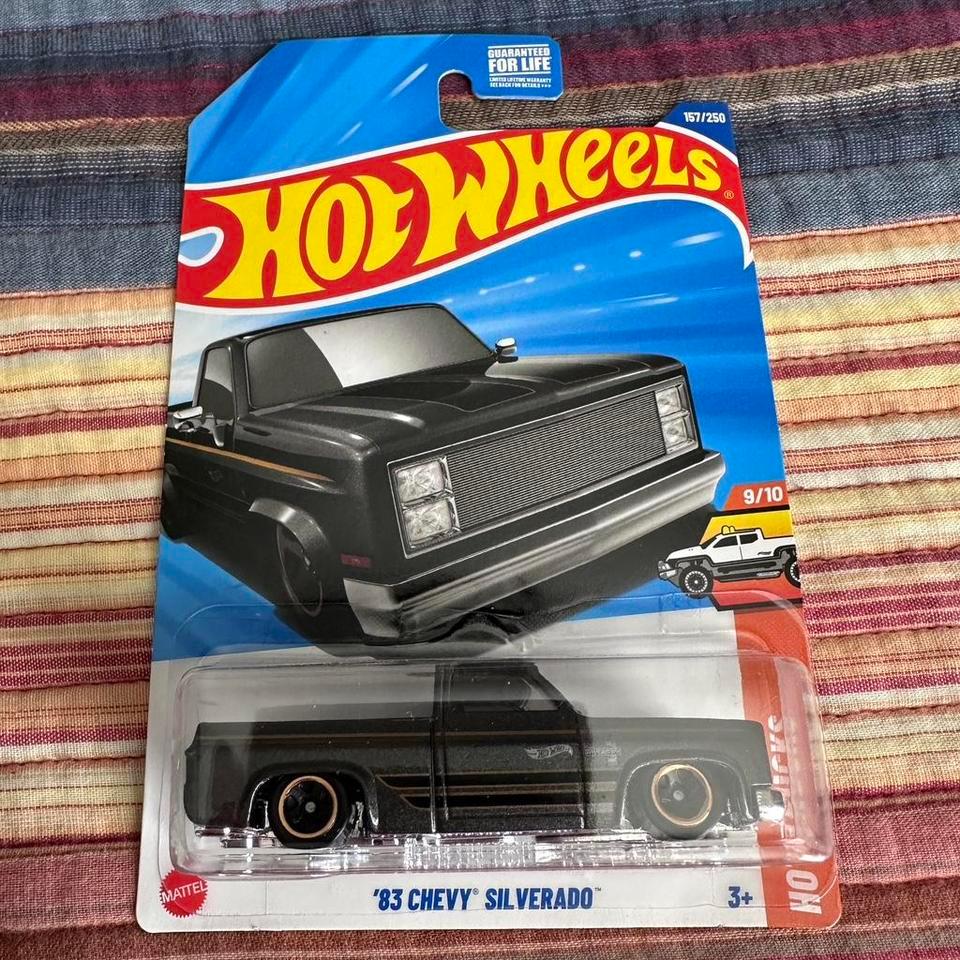 Hot Wheels 83 Chevy Silverado A512
