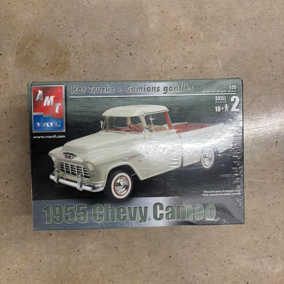 Amt Ertl 1955 Chevy Cameo 5786