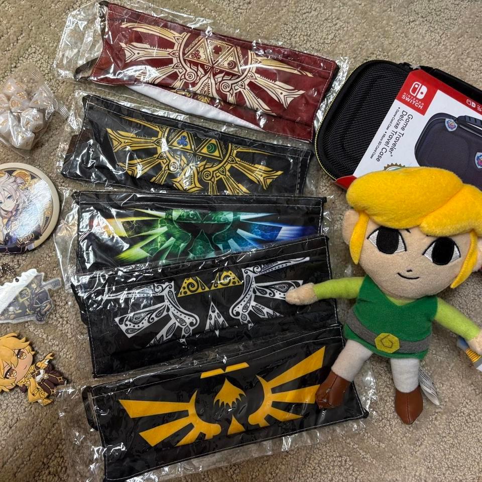 Video Game Merch Lot Pls