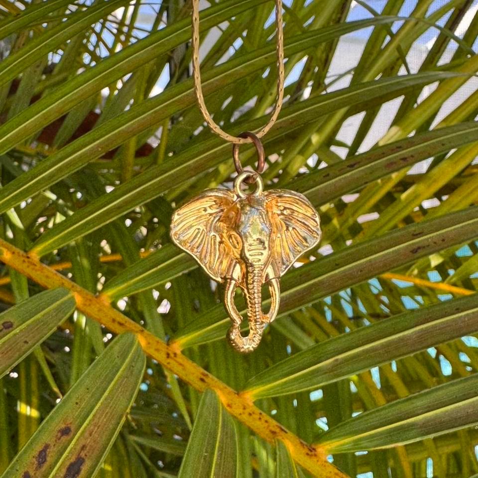 Gold Tone Metal Elephant Necklace 2d1e 2