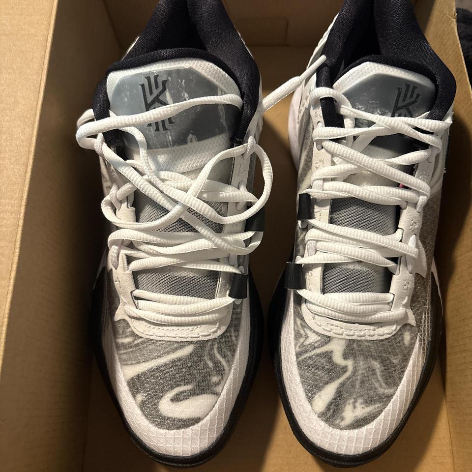 Nike Kyrie 8 Comes In 3