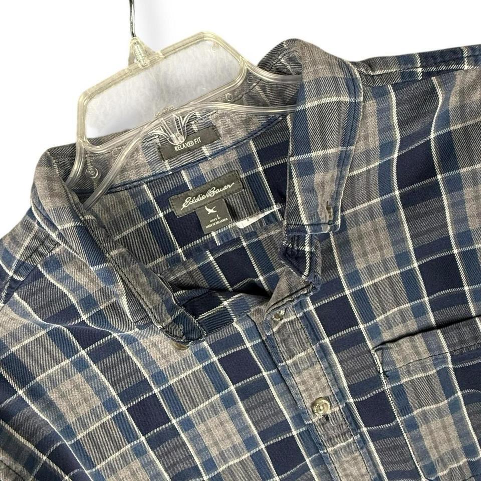 Eddie Bauer Relaxed Fit Button B542