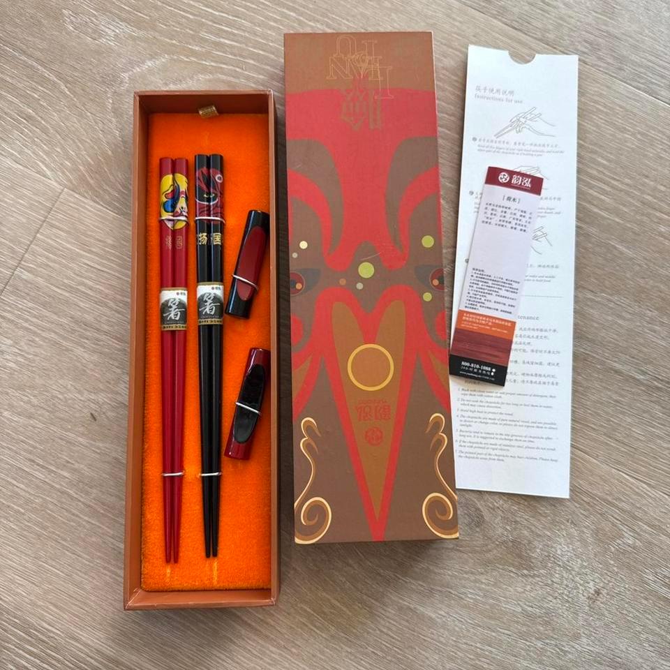 Yunhung Chopsticks Set With Case 43d4