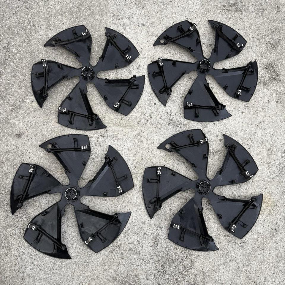 4 Pack Tesla Model Y 67a5 3